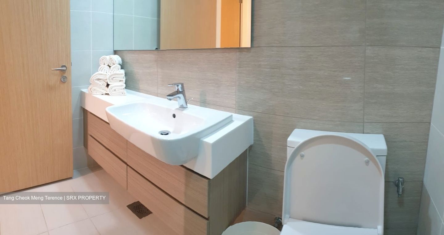 The Lakefront Residences (D22), Condominium #373707461